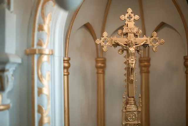 YESUS, PEREMPUAN YANG SAKIT PENDARAHAN DAN YAIRUS | Markus 5:21-24